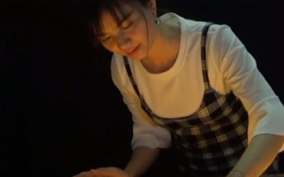 Nghệ Thuật Vẽ Tranh Cát Trình Diễn