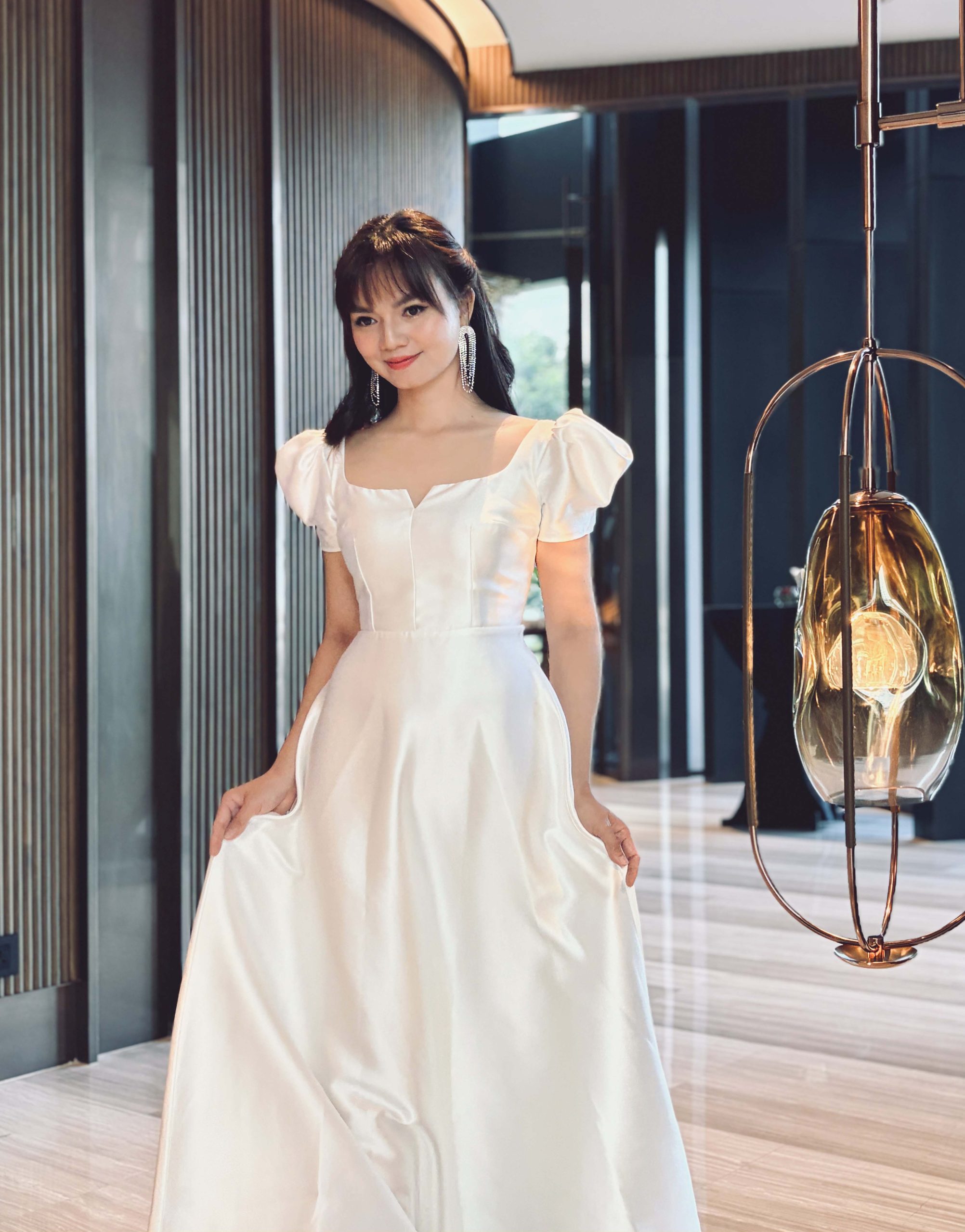 HỌA SĨ TRANH CÁT - QUỲNH HOA